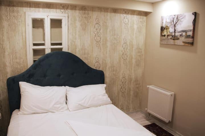 Estampolis Hotel