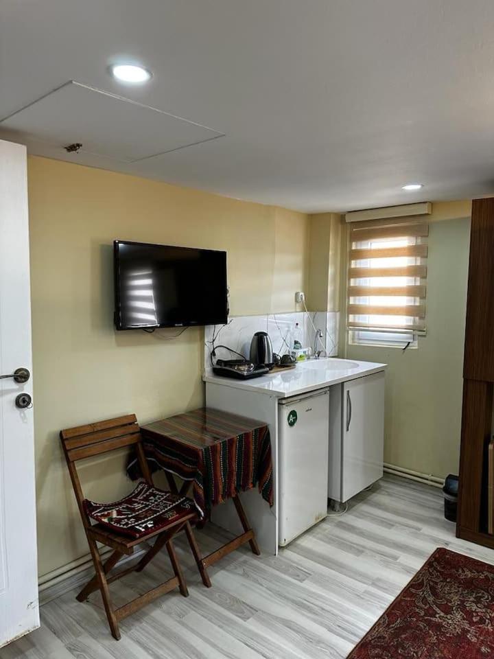 Estampolis Hotel