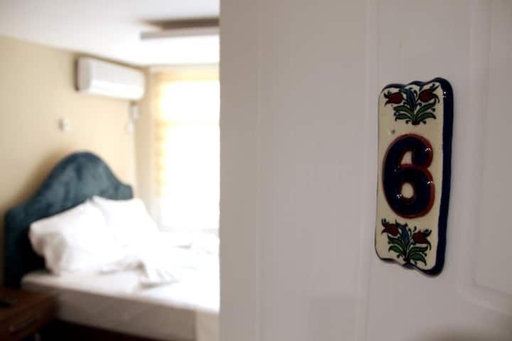 Estampolis Hotel
