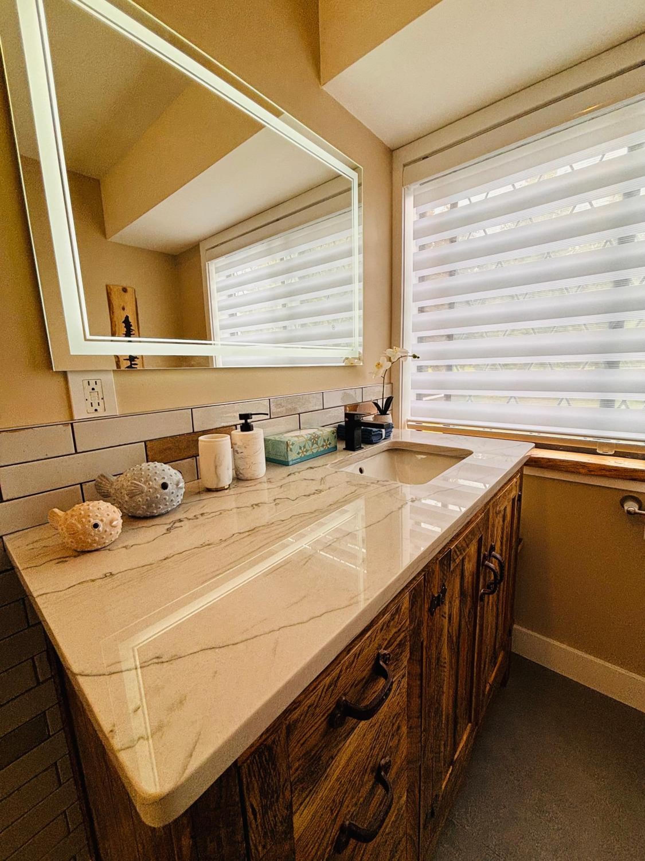 Oceanside Manor - Fancy Room - Golf course & Beach View