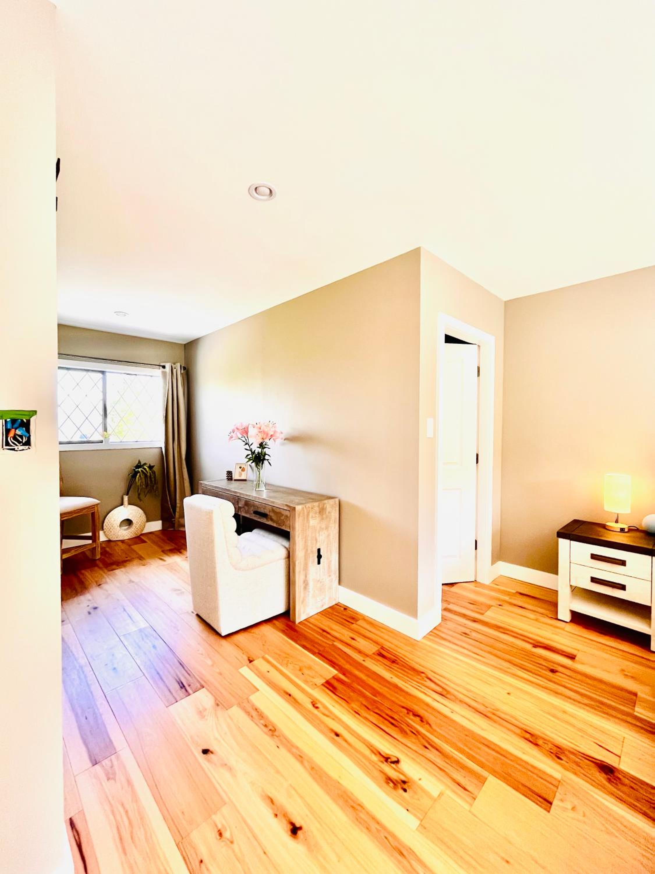 Oceanside Manor - Fancy Room - Golf course & Beach View