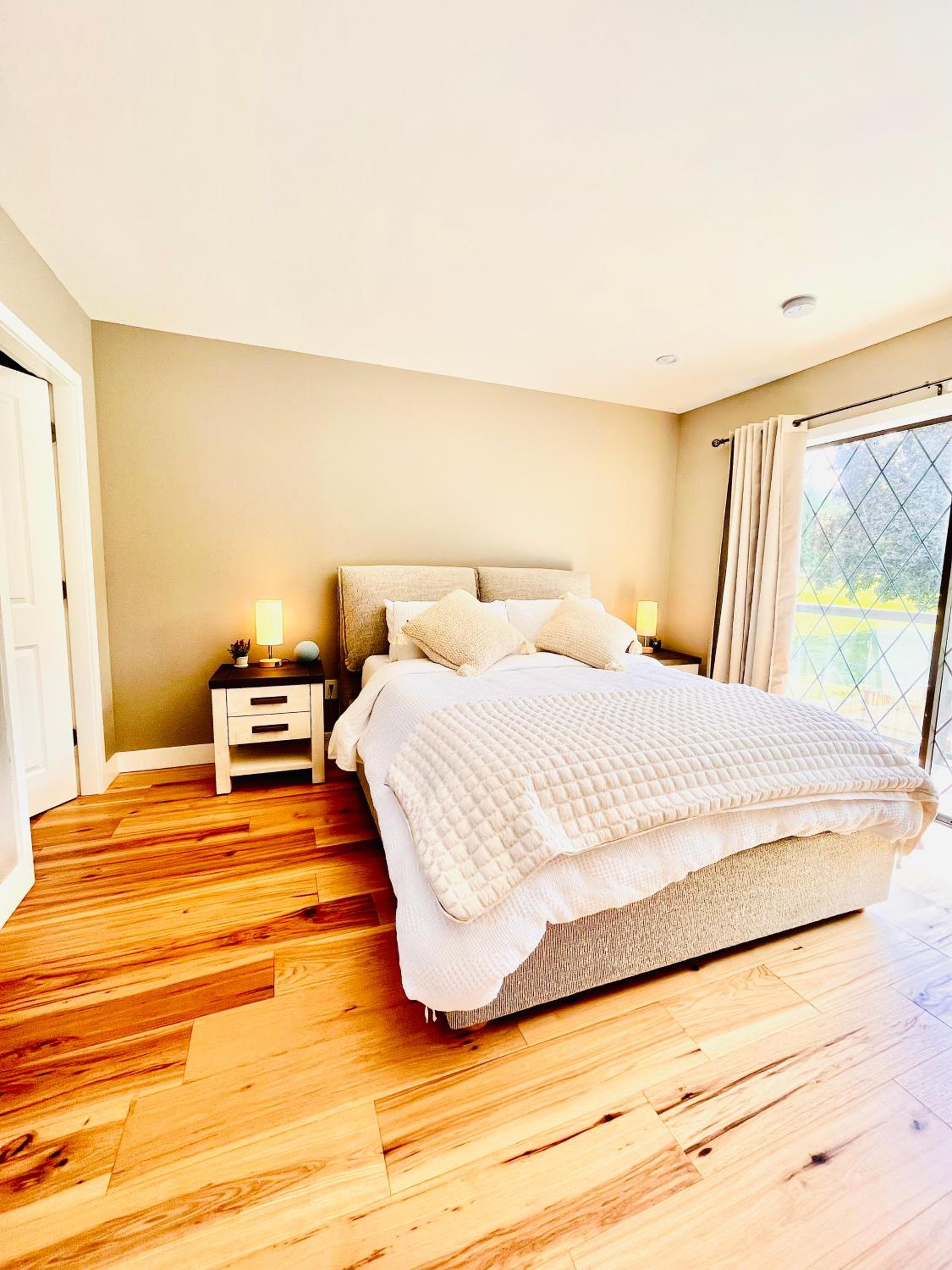 Oceanside Manor - Fancy Room - Golf course & Beach View