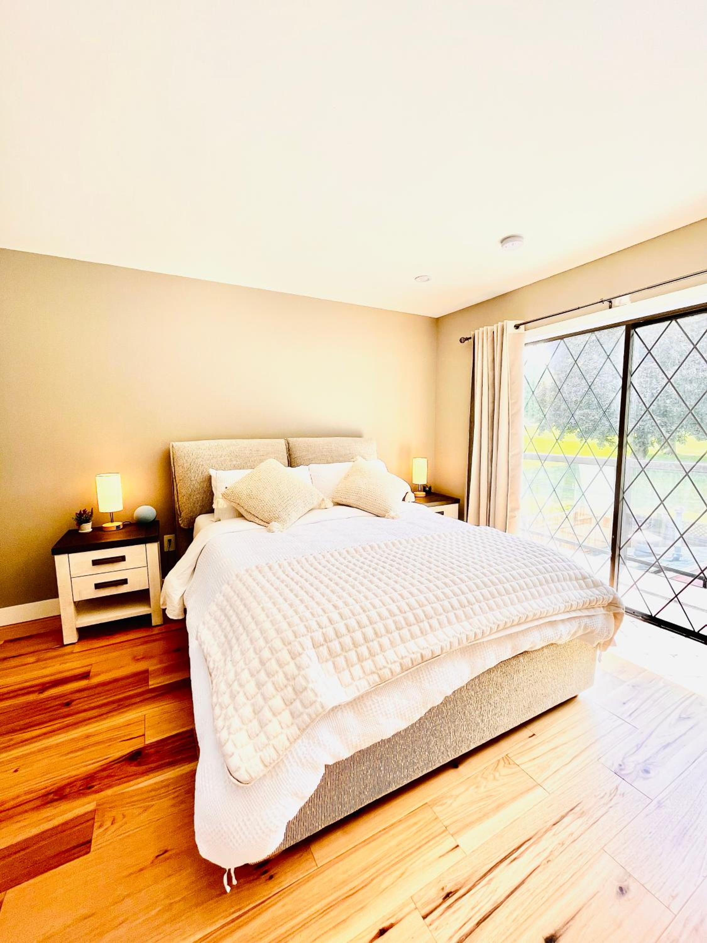 Oceanside Manor - Fancy Room - Golf course & Beach View