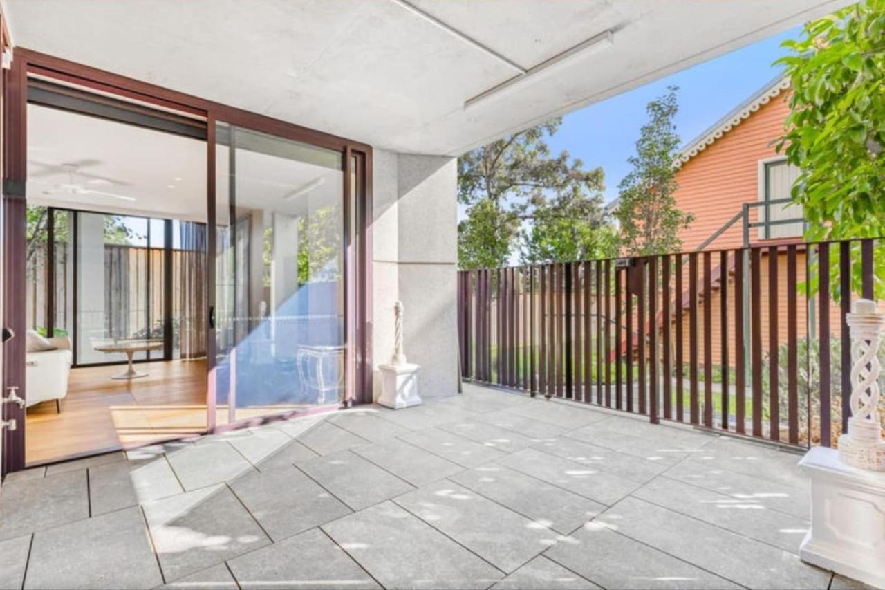 Serene Garden Apartment