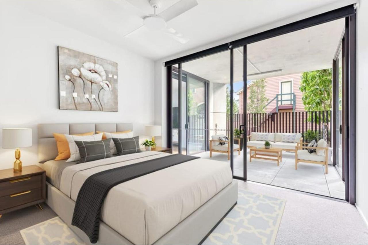 Serene Garden Apartment
