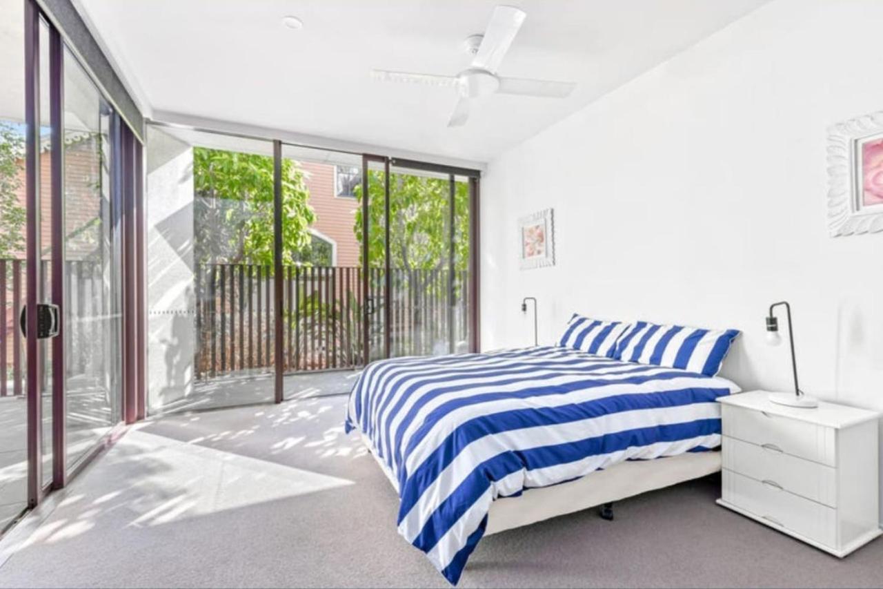 Serene Garden Apartment