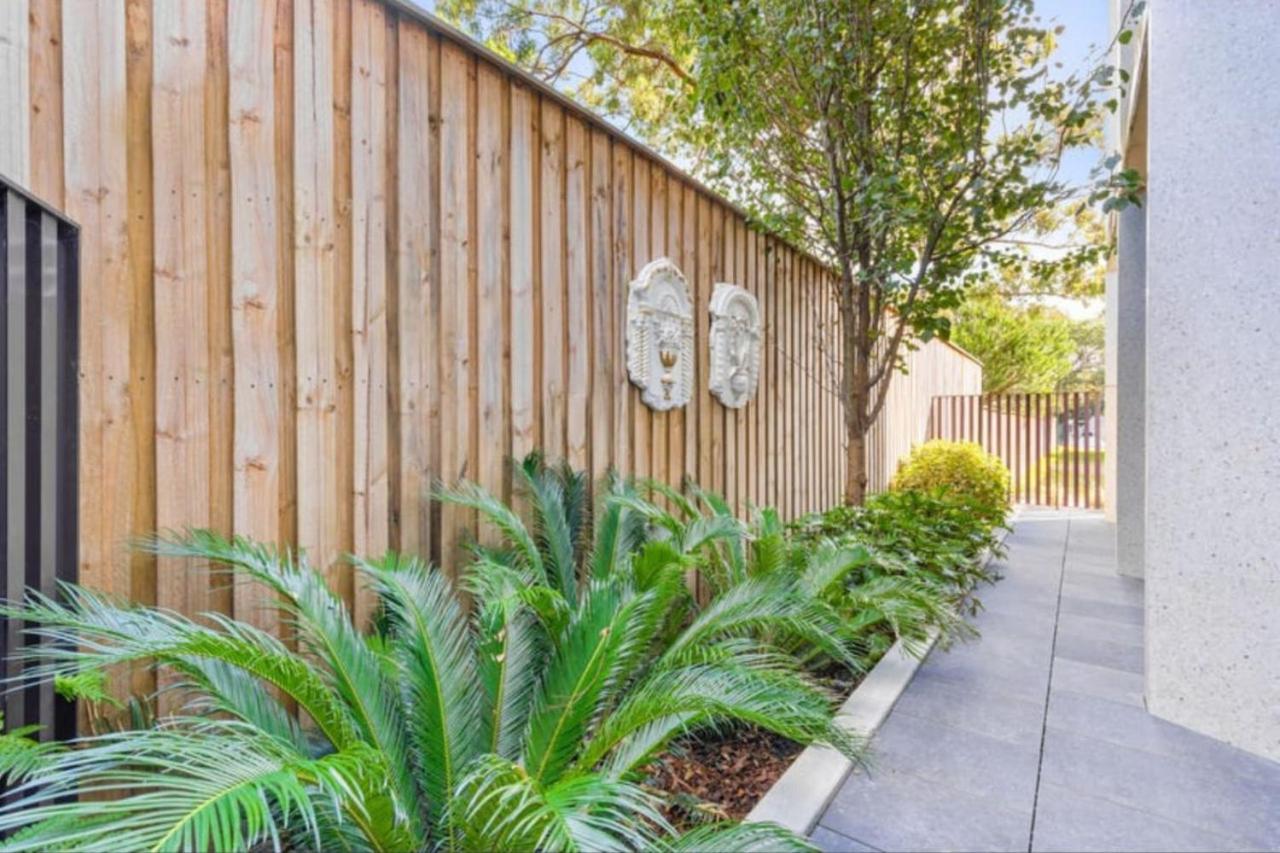 Serene Garden Apartment