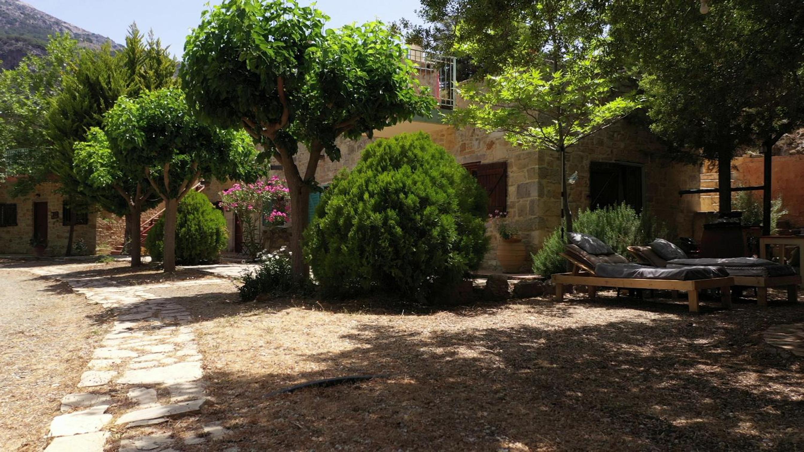 Akros Oreon Apartment Voliares