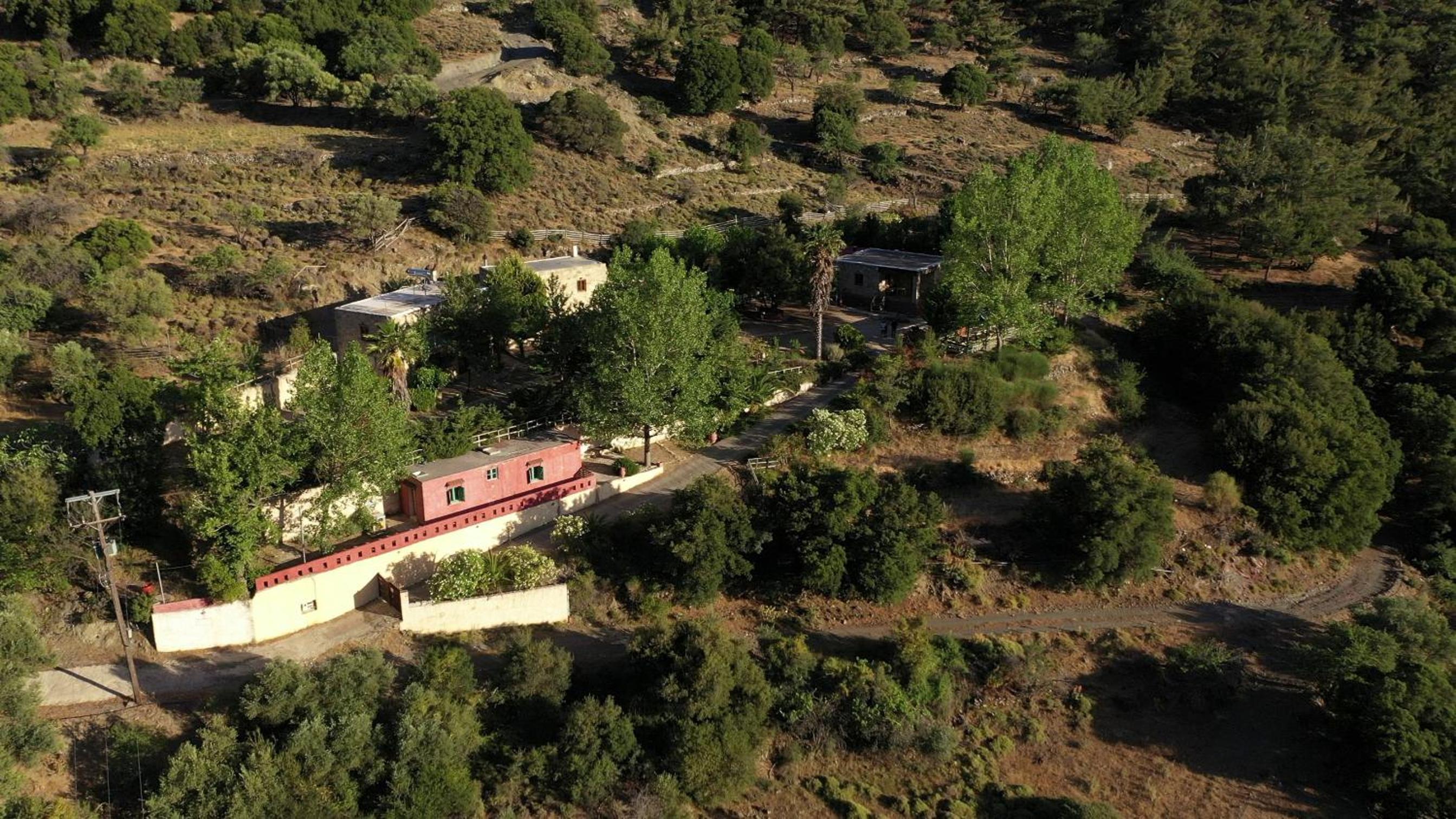 Akros Oreon Apartment Voliares