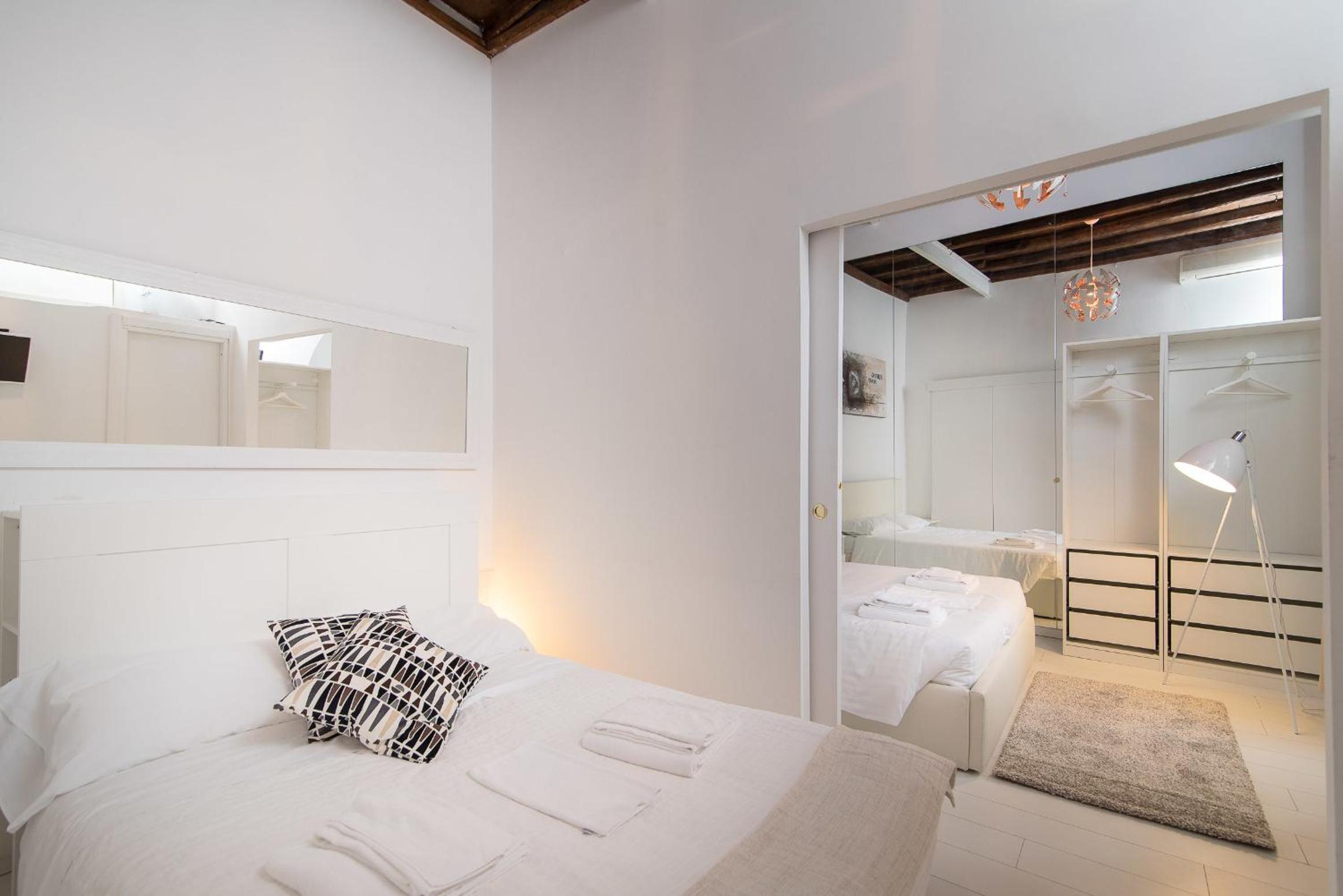 White Ostilia Apartments