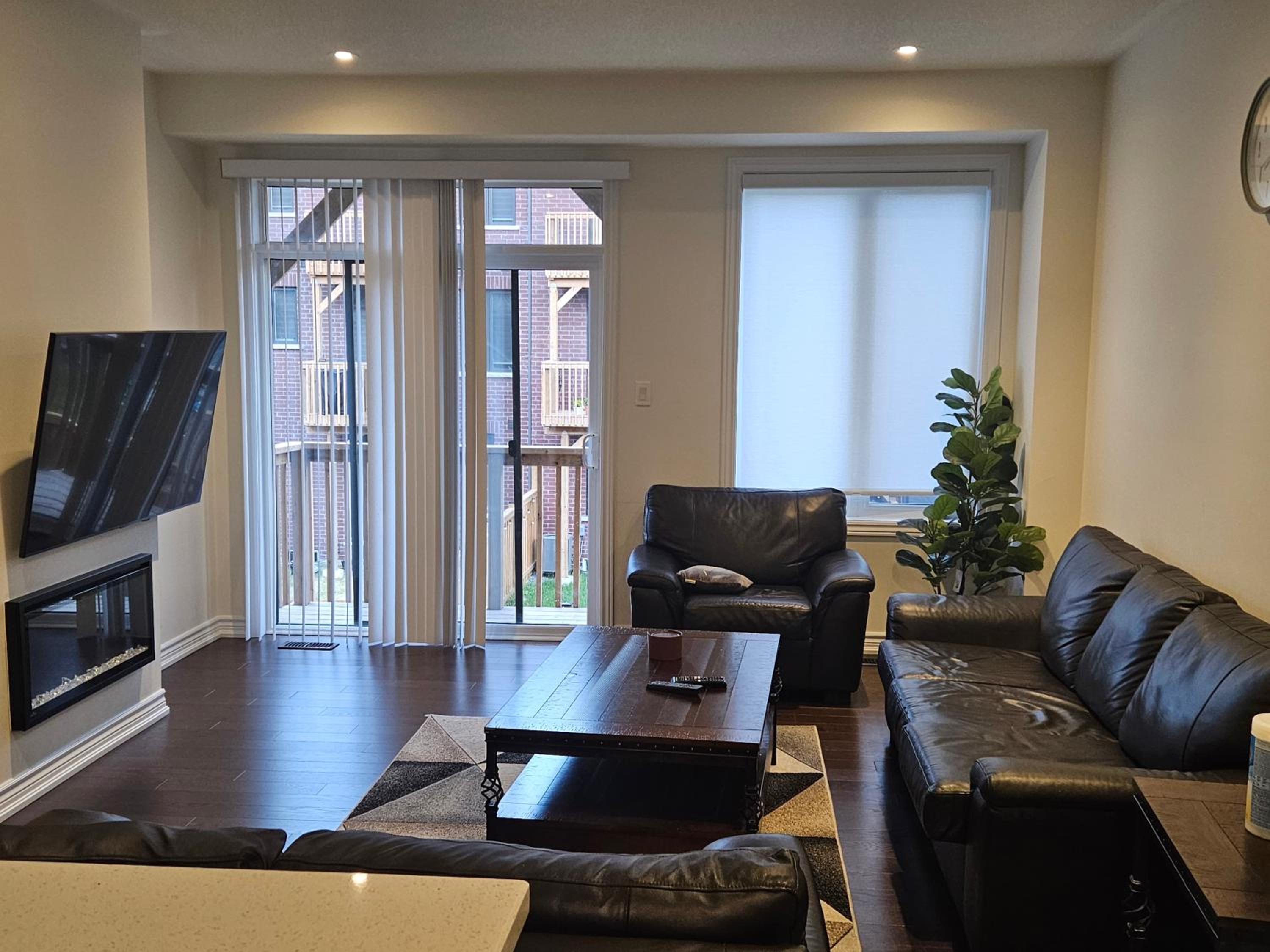 Beautiful New Townhouse in Quiet Neighbourhood