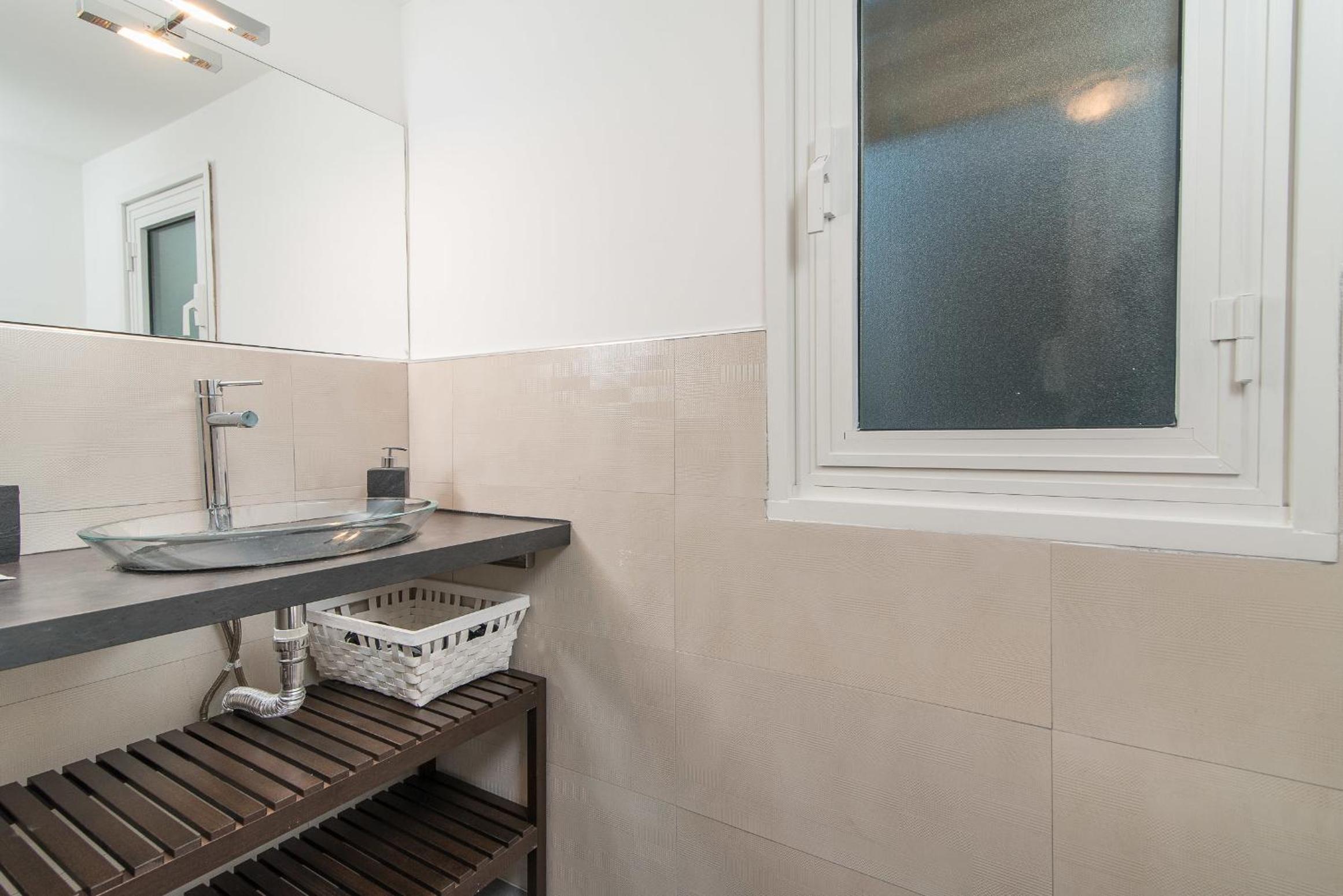White Ostilia Apartments