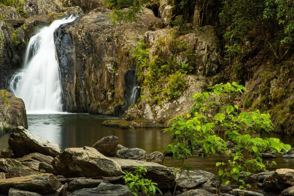 Living On The Edge - A Private Oasis in Paradise