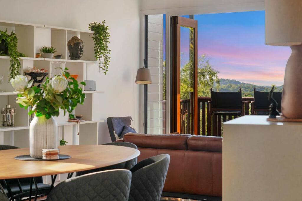 Living On The Edge - A Private Oasis in Paradise
