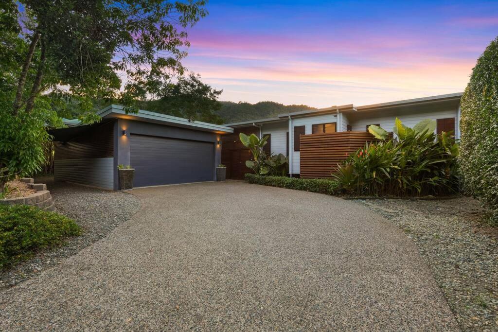 Living On The Edge - A Private Oasis in Paradise