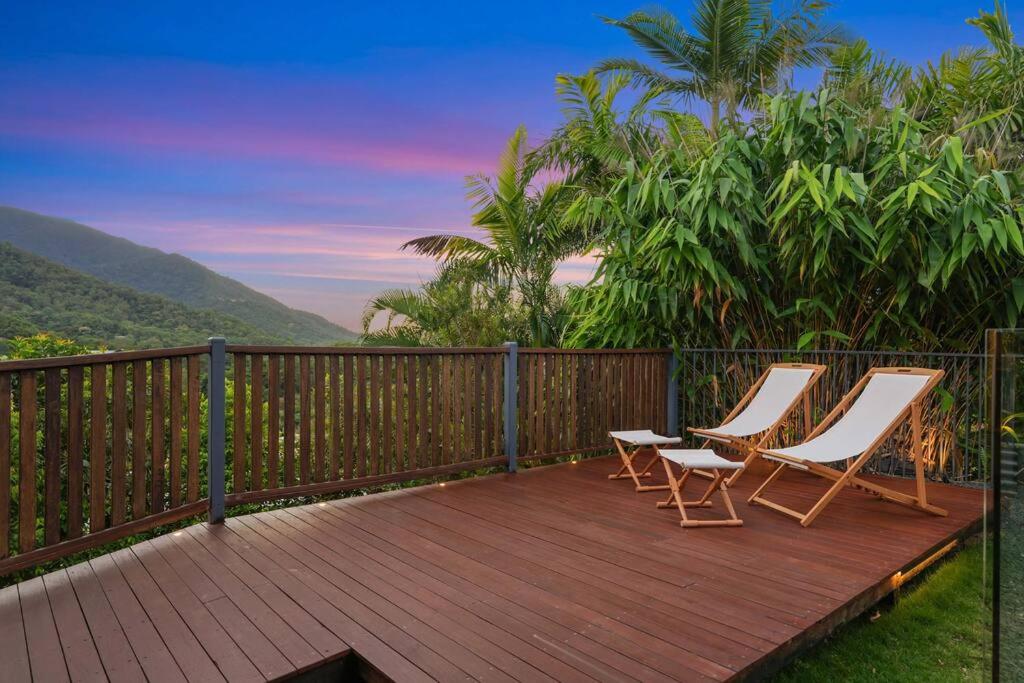 Living On The Edge - A Private Oasis in Paradise
