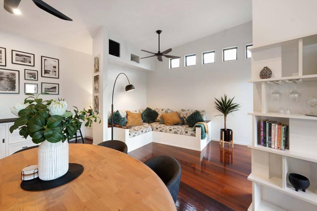 Living On The Edge - A Private Oasis in Paradise