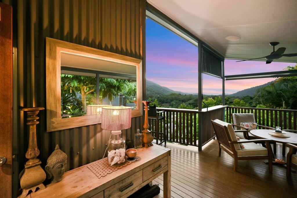 Living On The Edge - A Private Oasis in Paradise