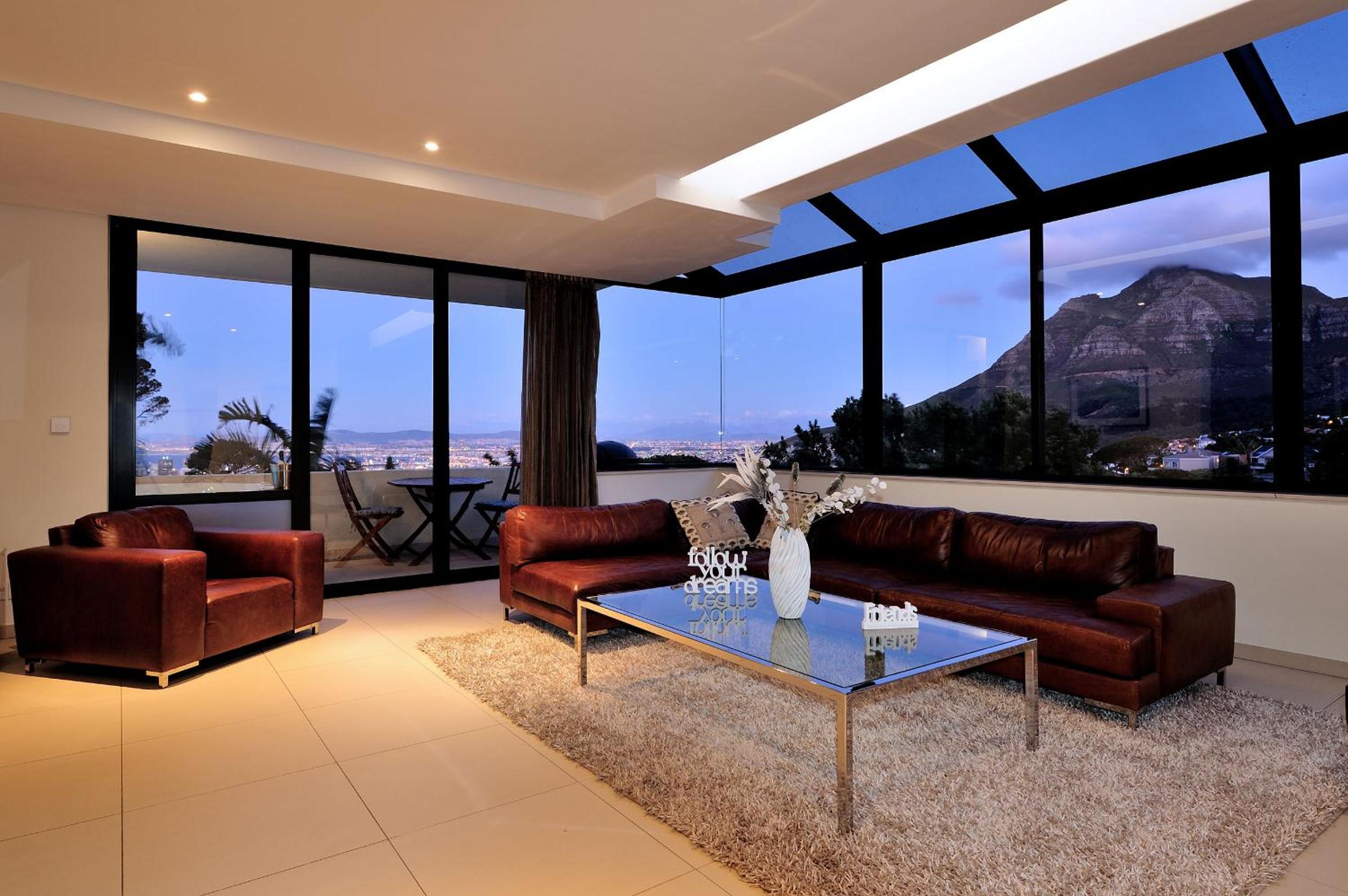 129 on Kloof Nek Apartments view 5
