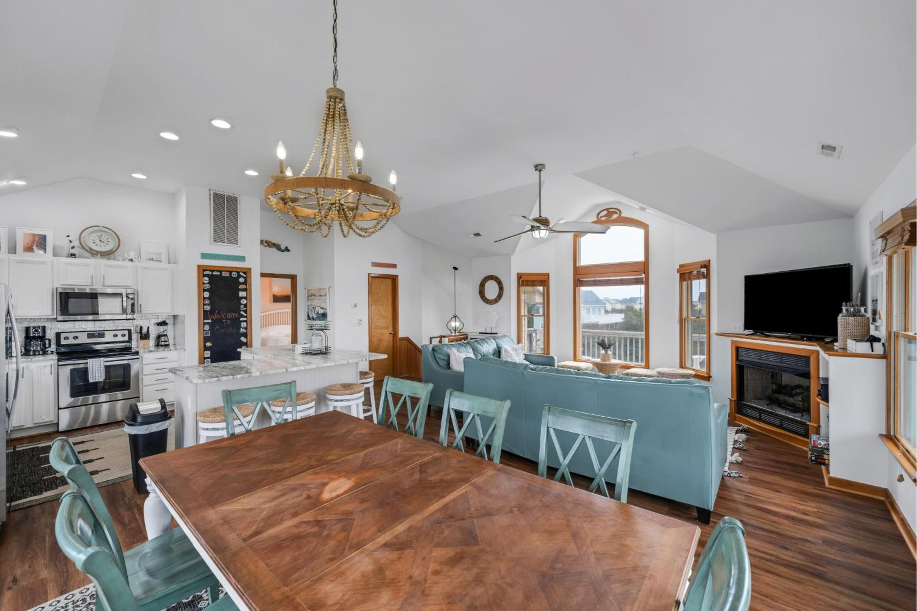 Beautiful OBX Home w, Pristine Views cottage view 4