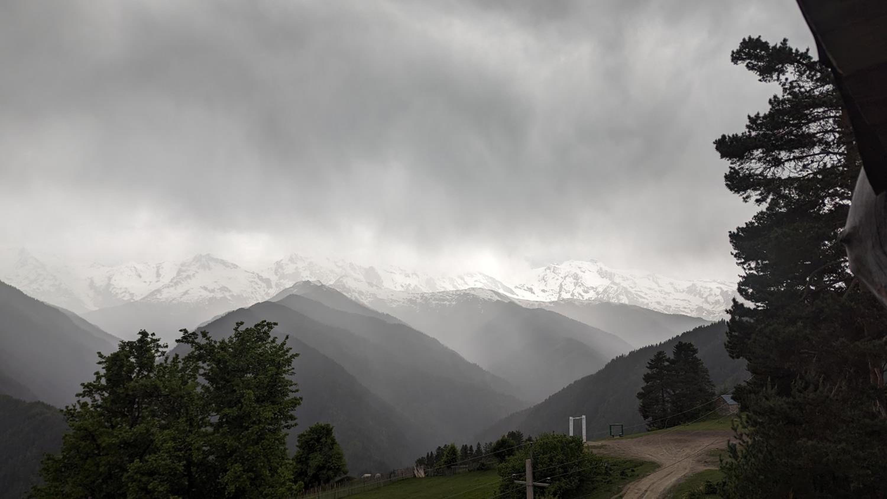 Heshkili huts and cabins Svaneti
