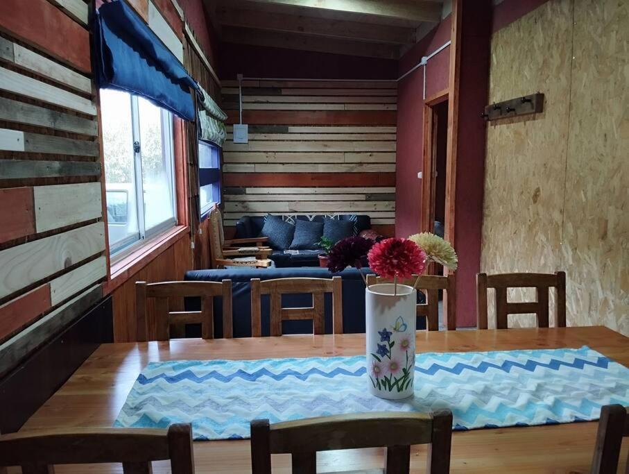 Cabaña Choroy dentro del pueblo, cercano a playas