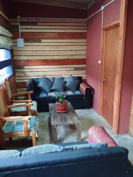 Cabaña Choroy dentro del pueblo, cercano a playas