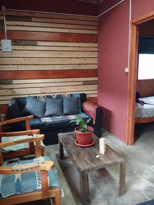 Cabaña Choroy dentro del pueblo, cercano a playas
