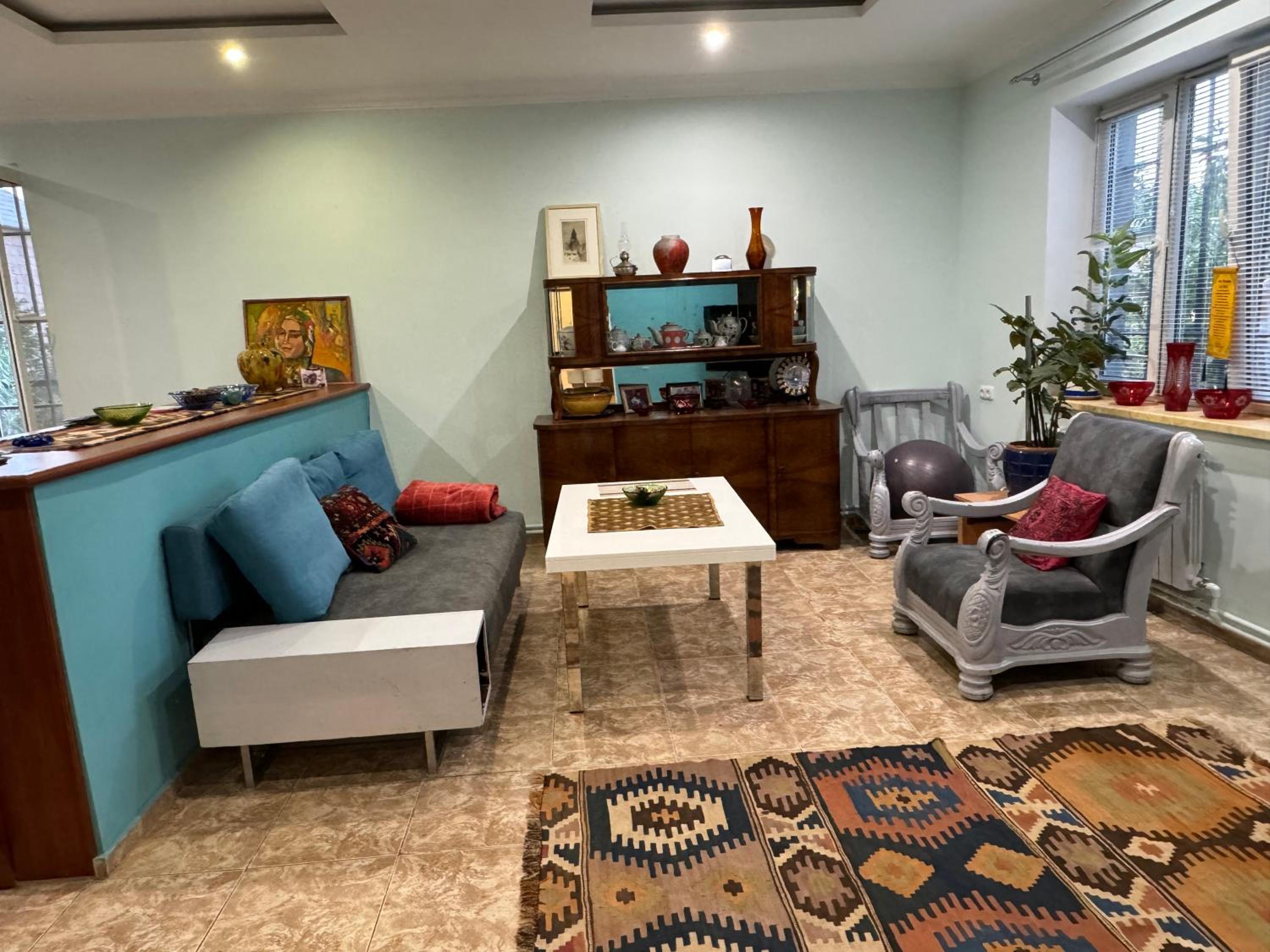 Private Room with bath in Lake View House