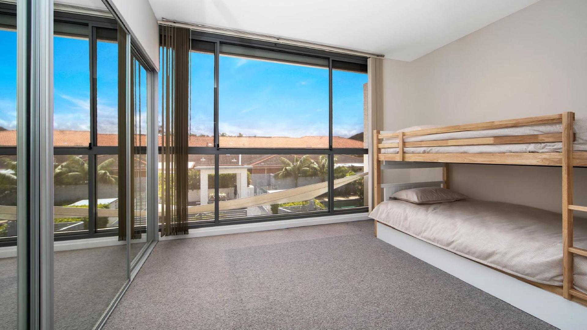 Ettalong Beach - Poolside Luxury