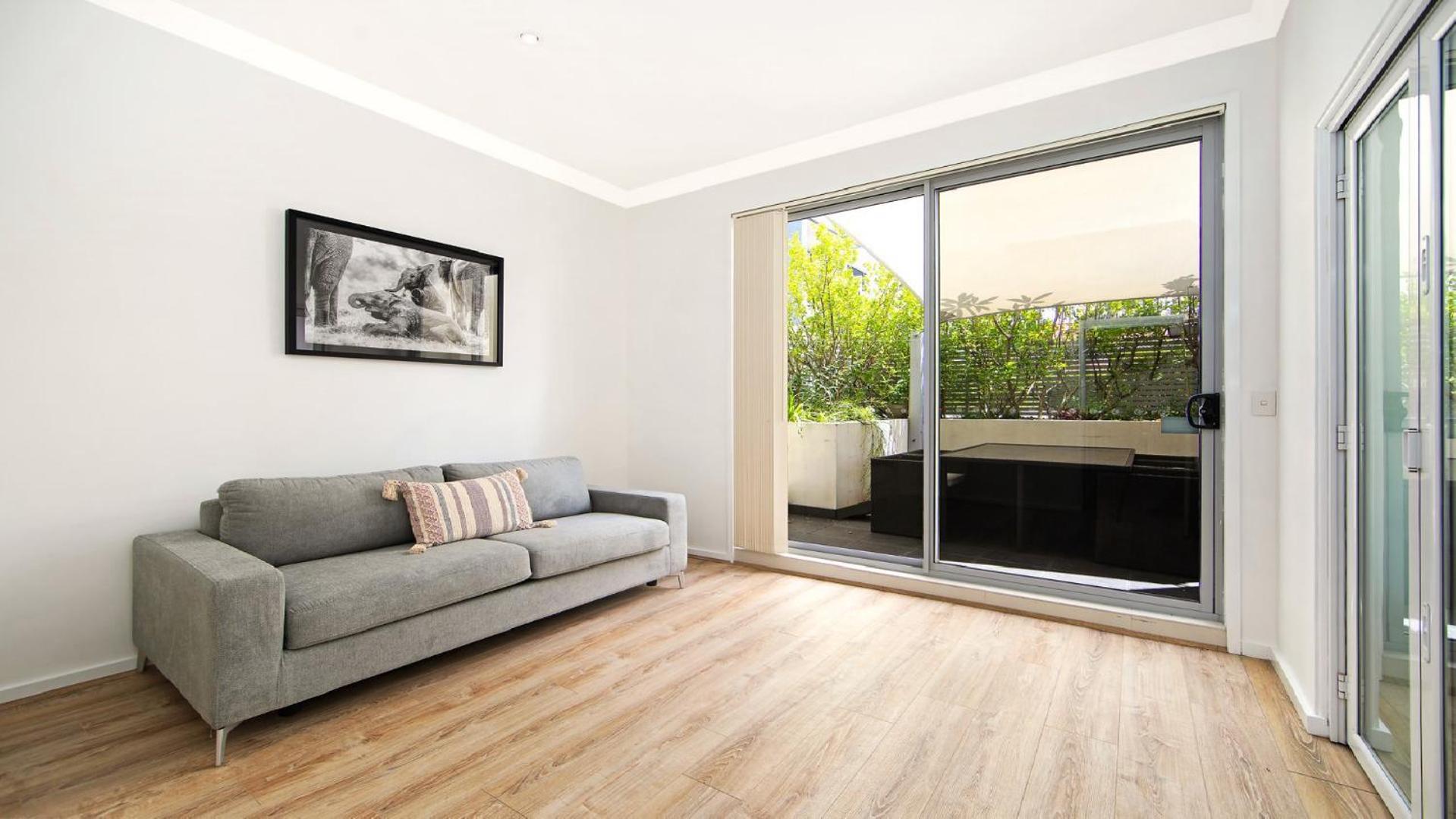 Ettalong Beach - Poolside Luxury