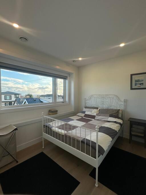 Brand New Sunset Cozy and Sweet Home