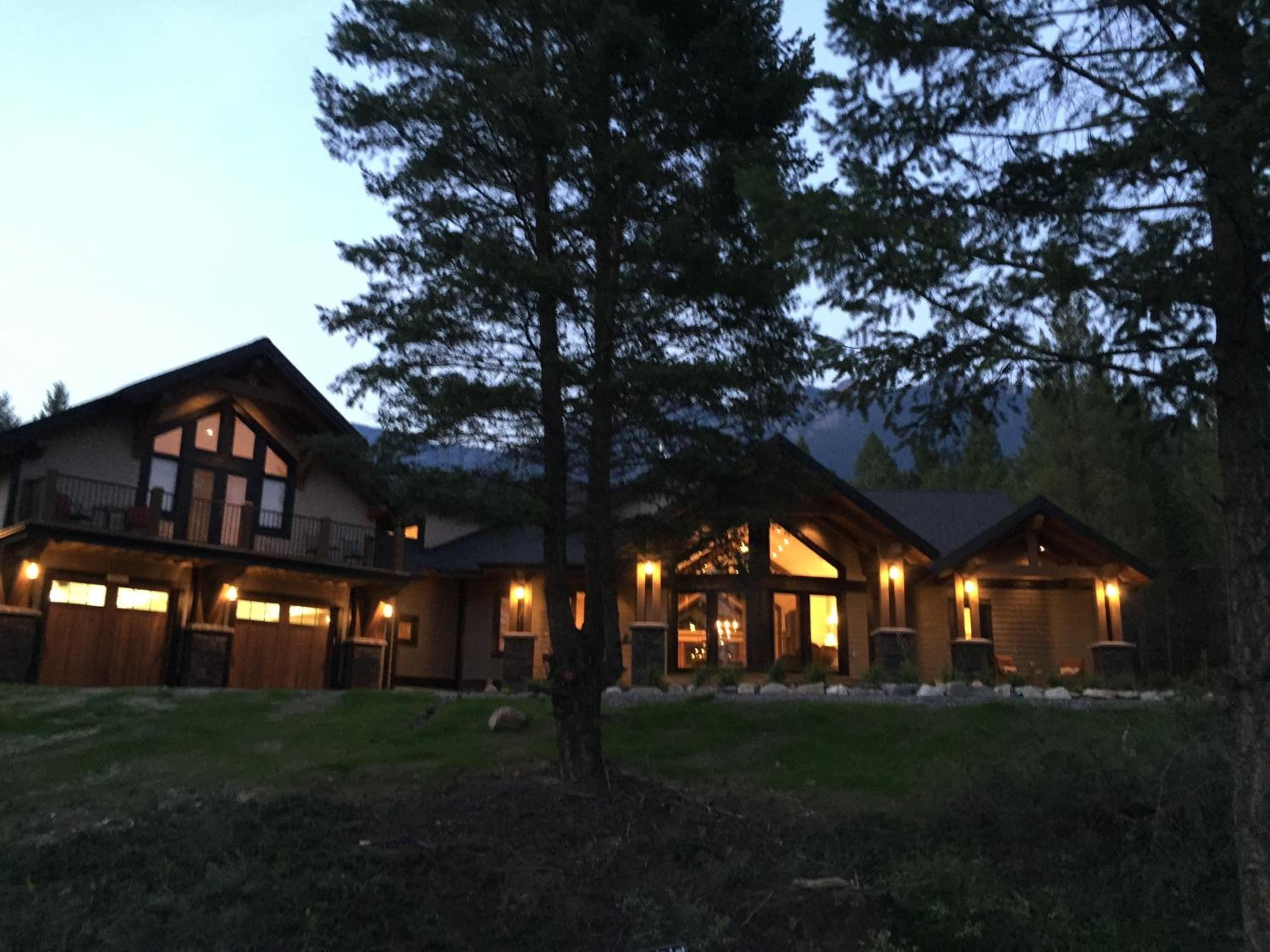 Radium Elk Park B & B view 2