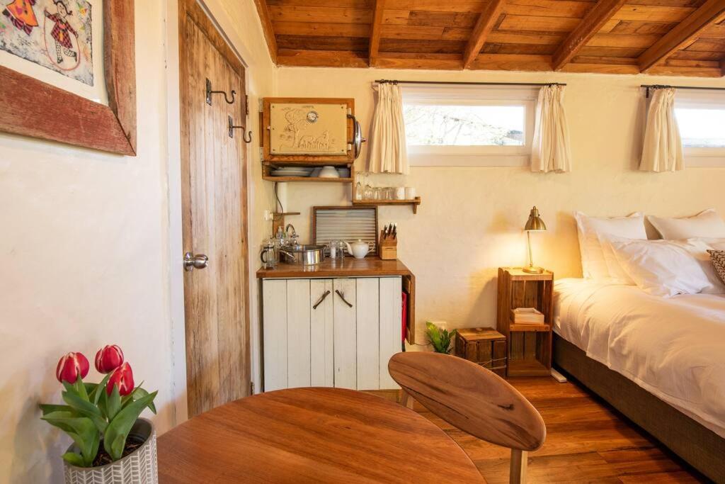 Luxury Studio with Hot Tub in Leura
