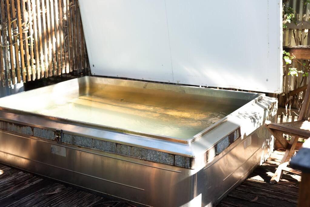 Luxury Studio with Hot Tub in Leura