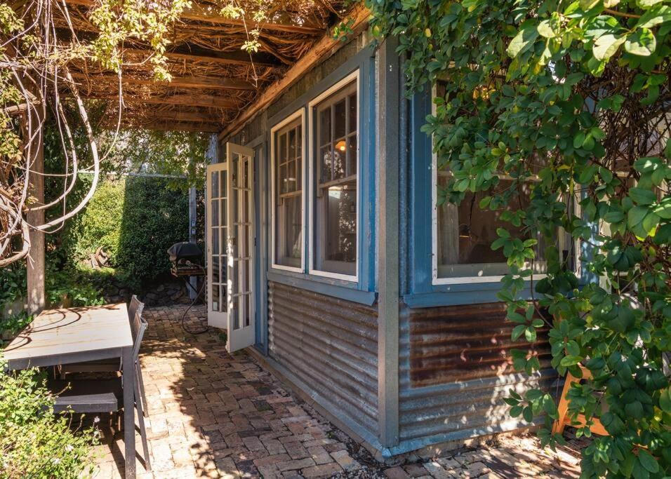 Luxury Studio with Hot Tub in Leura