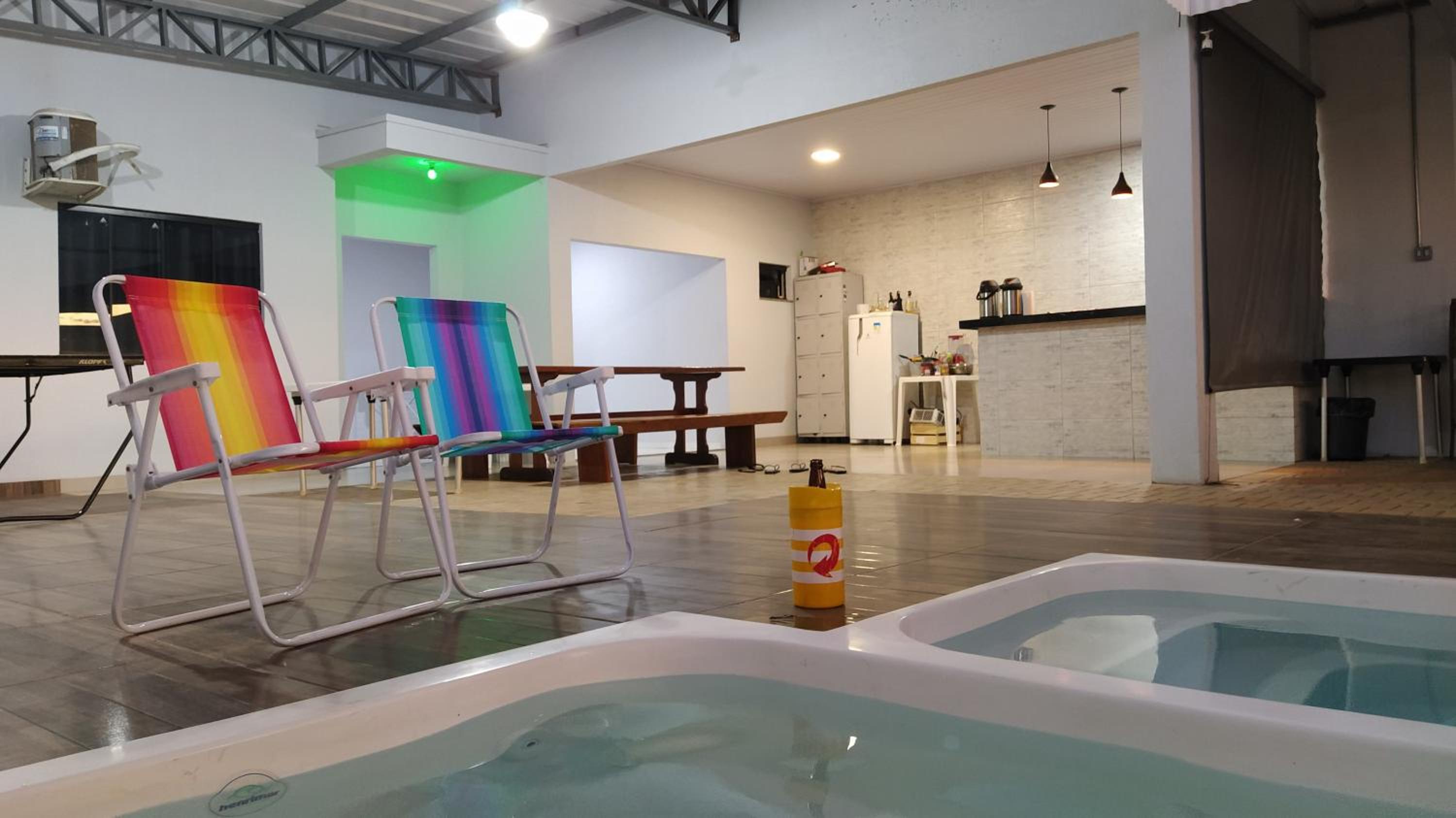 Check-in AUTÔNOMO e Privacidade em Hidro, piscina, casa, garagem até 2, até 3 quartos e 3 ar, 2 banheiros, churrasqueira, máquina de lavar roupas, roupa de