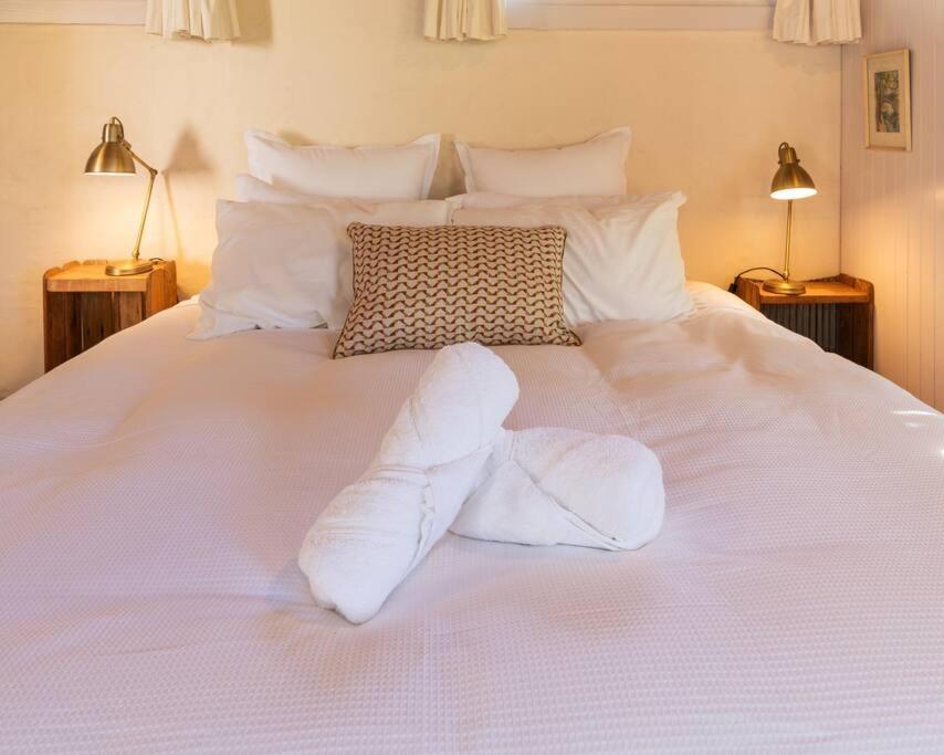 Luxury Studio with Hot Tub in Leura