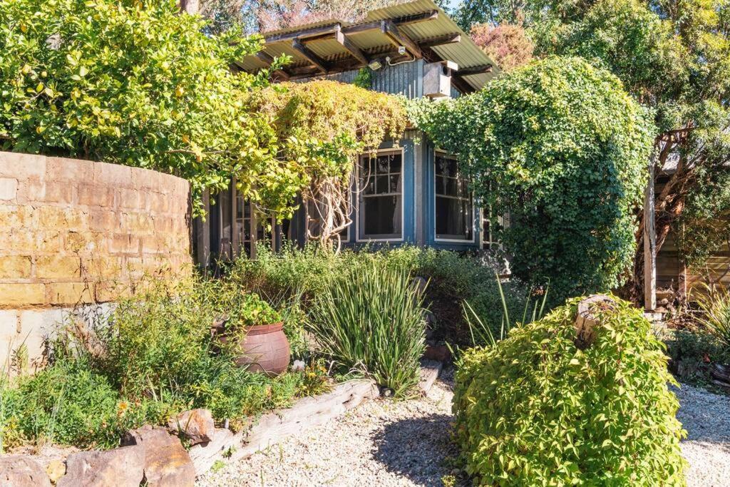 Luxury Studio with Hot Tub in Leura