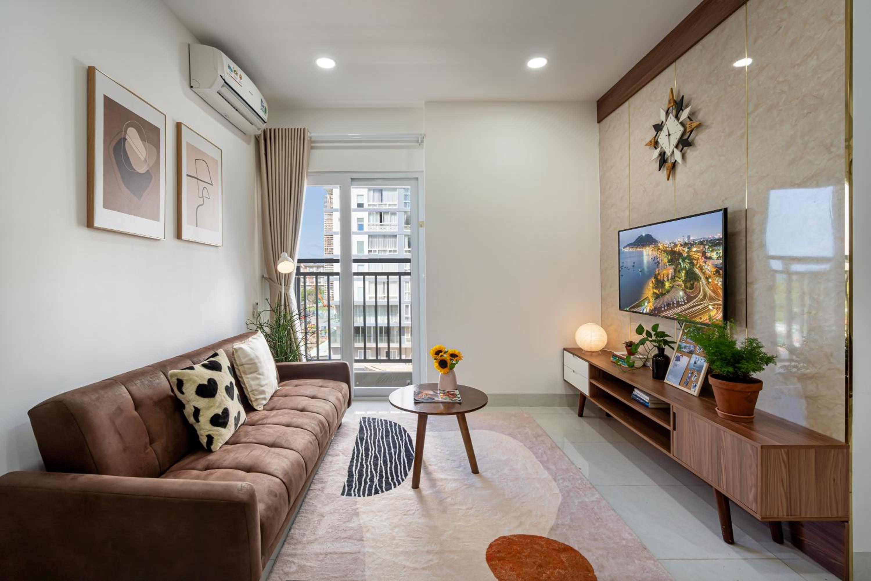 Orié Homestay - Căn hộ ven biển view 2