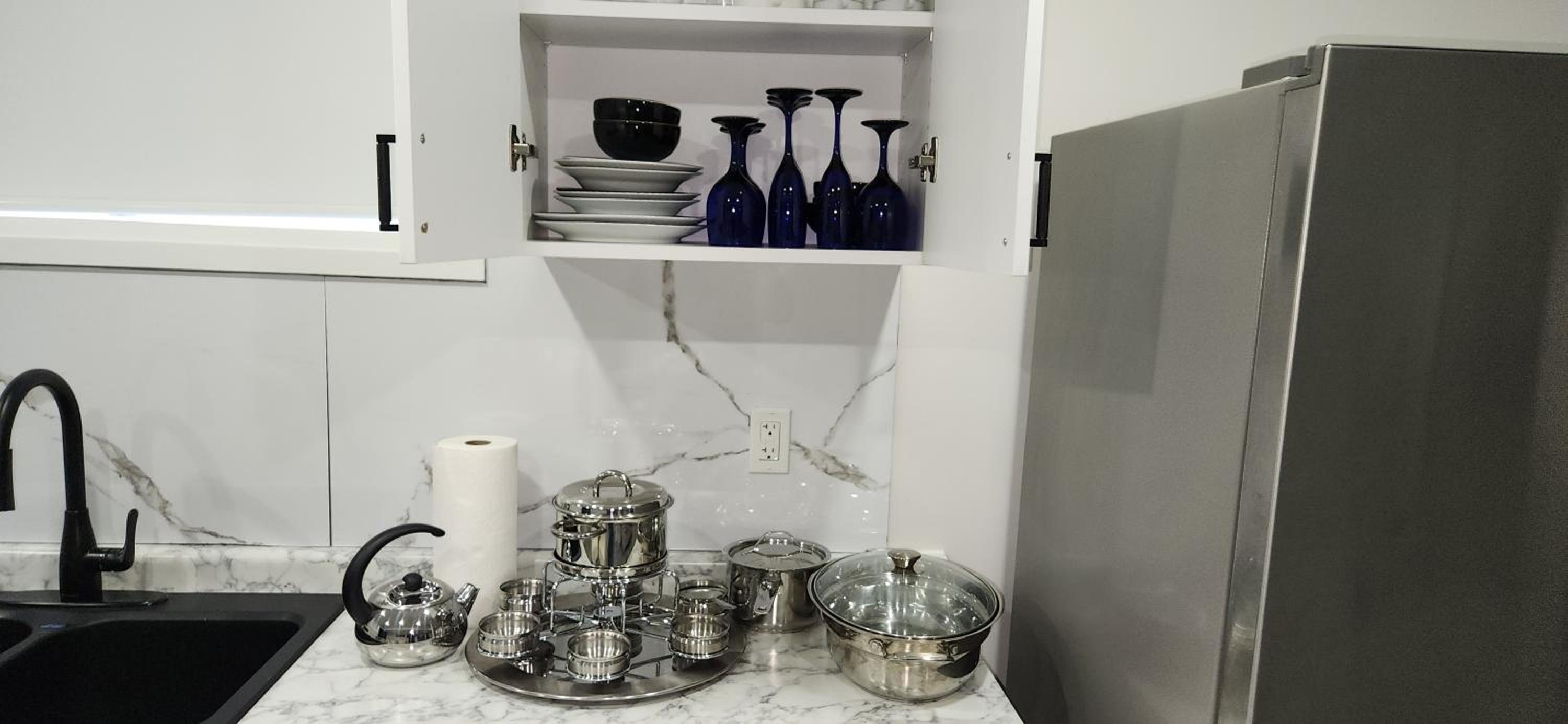 Kitchener Vacations - Cozy 2 Bedroom Home with Private Side Entrance  Self Check-in Kitchener - Property Image 33