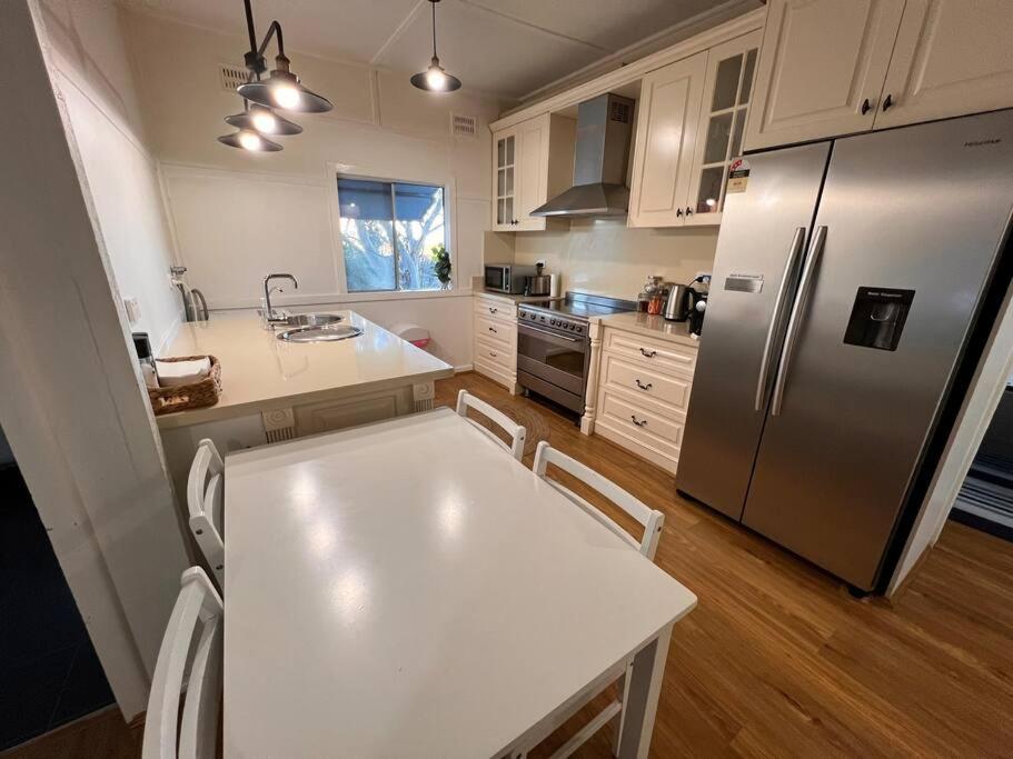 Pine Hill Cottage - shabby chic & peaceful haven