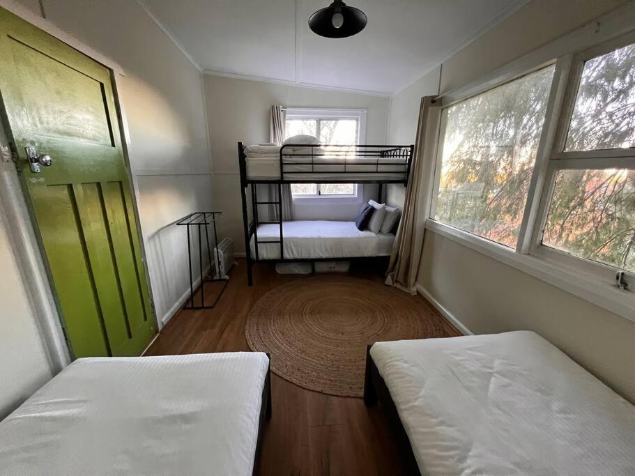 Pine Hill Cottage - shabby chic & peaceful haven