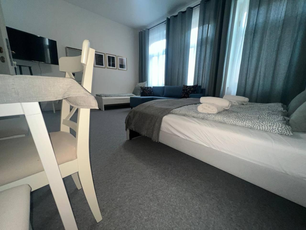 Koblenz Corner Rooms