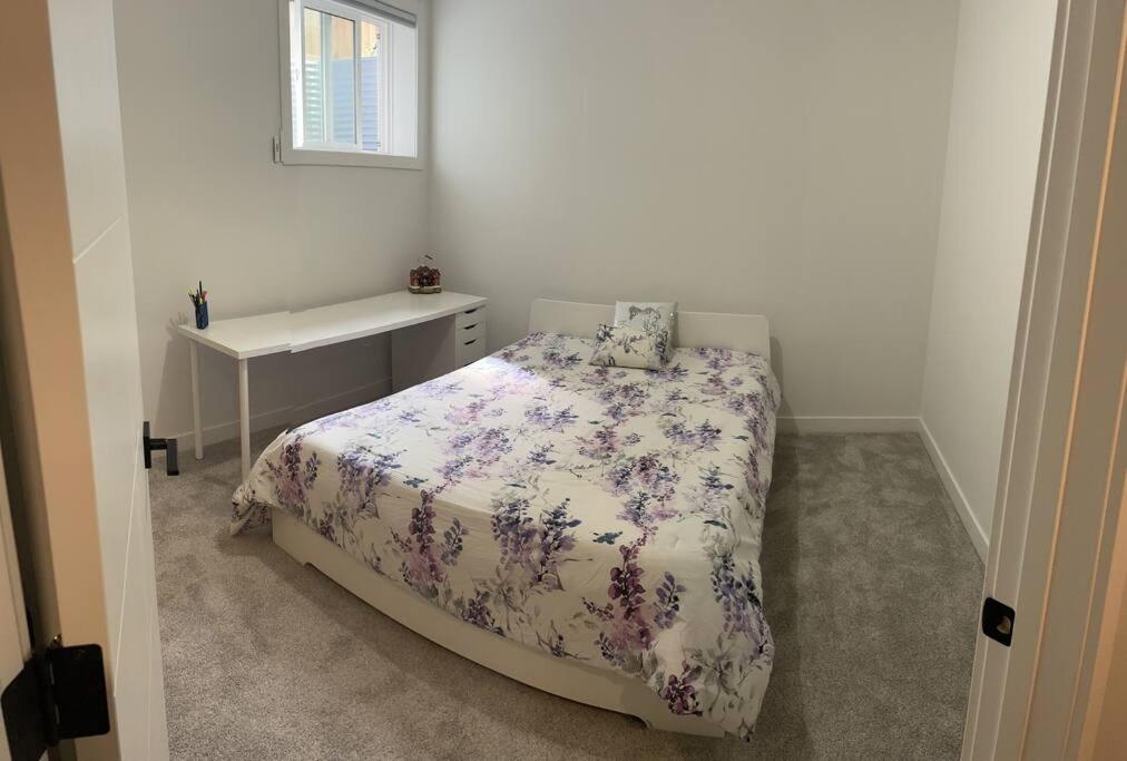 Mountains near you 2 bedrooms Basement