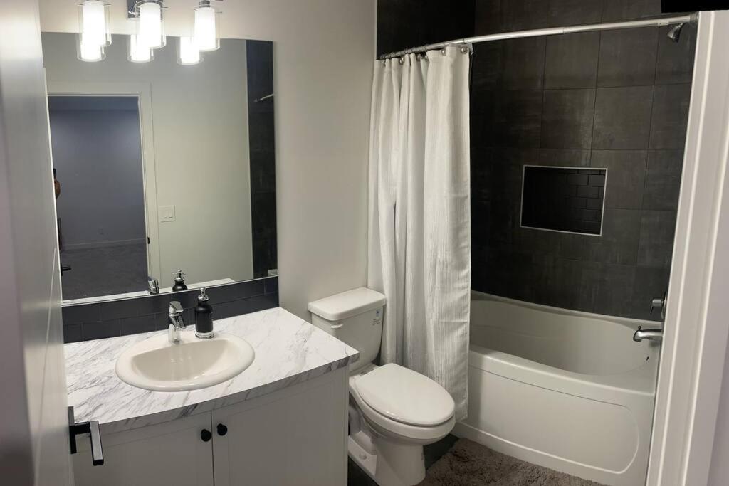 Mountains near you 2 bedrooms Basement