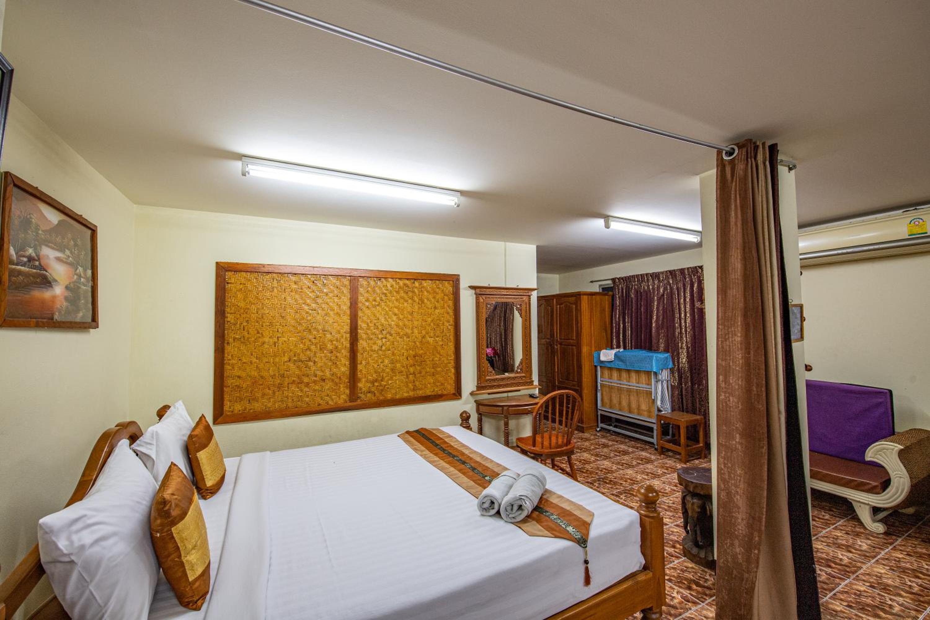 Saithong House
