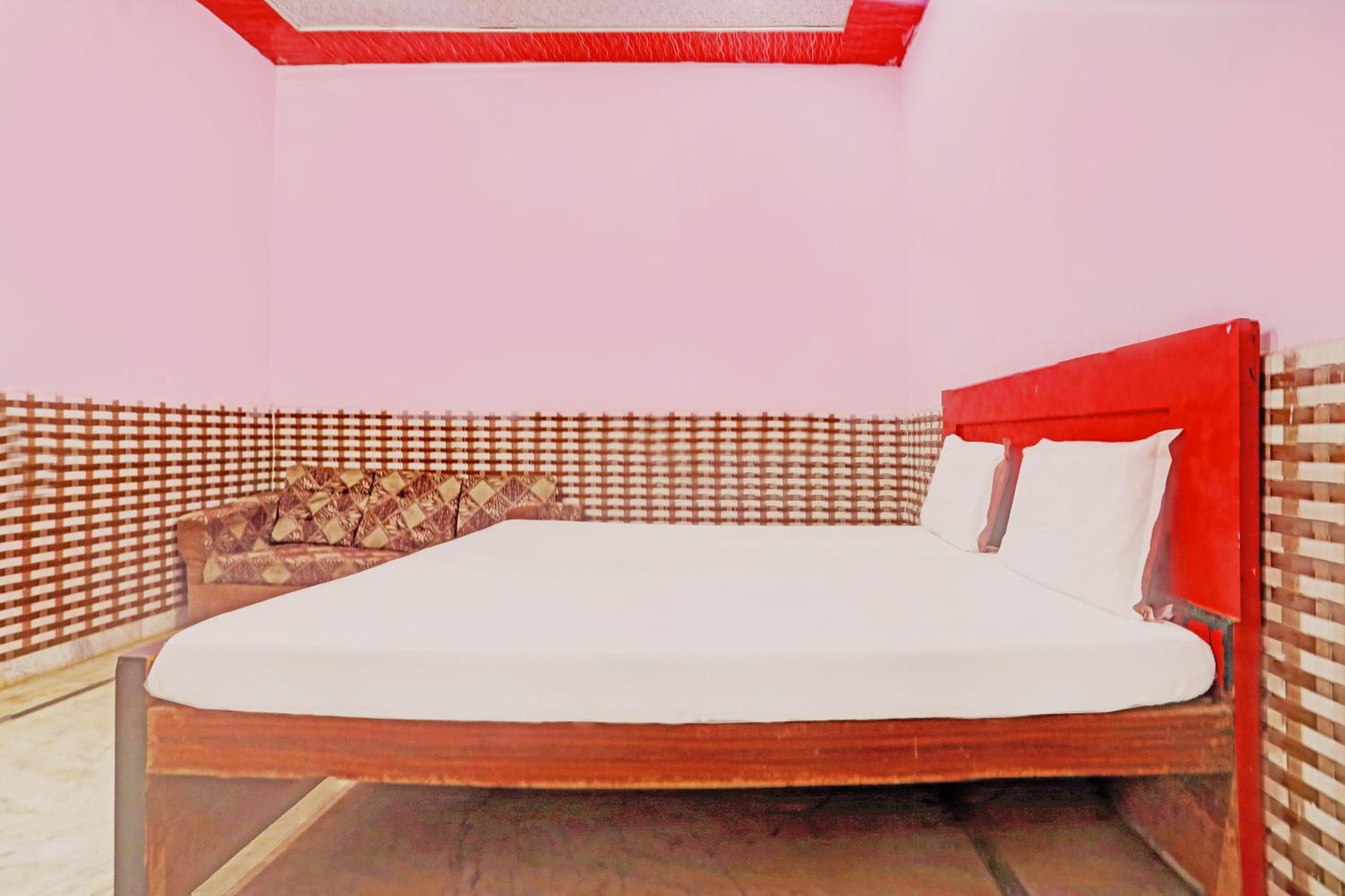 Hotel O Vijay Lakshmi garden view 3