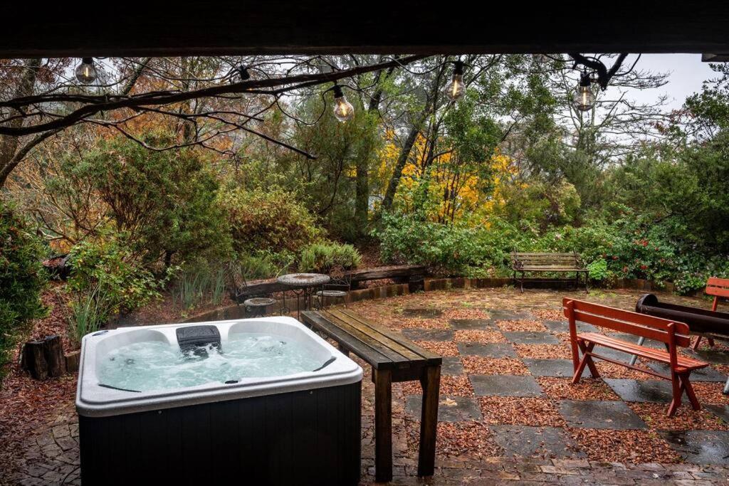 Leura Haven Homestead - Grand rustic cottage for 4