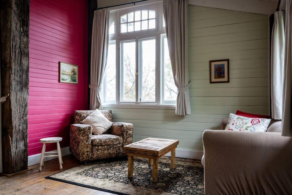 Leura Haven Homestead - Grand rustic cottage for 4